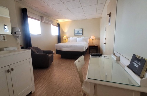 Carleton-sur-Mer Hotel | Relax at Hôtel Aquamer: Spa Retreat with Breakfast Included