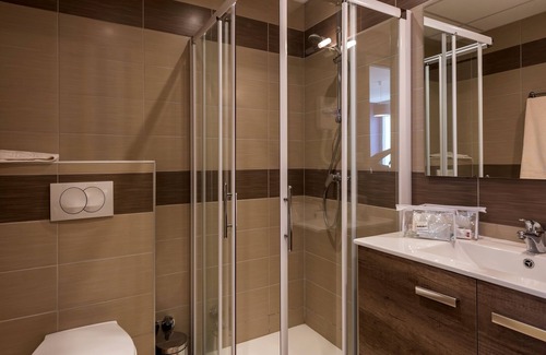 Luz-Saint-Sauveur Hotel | Discover Hôtel Ardiden: Spa Retreat with Family-Friendly Amenities
