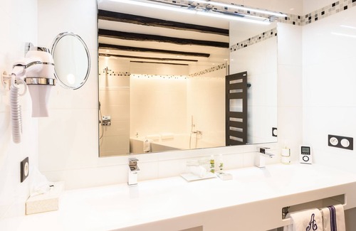 Sare Hotel | Discover Hôtel Arraya: 4-Star Stay with Spa & Dining