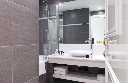 Jean-Medecin Hotel | Discover Hôtel Aston La Scala - 4-Star Ocean View Retreat