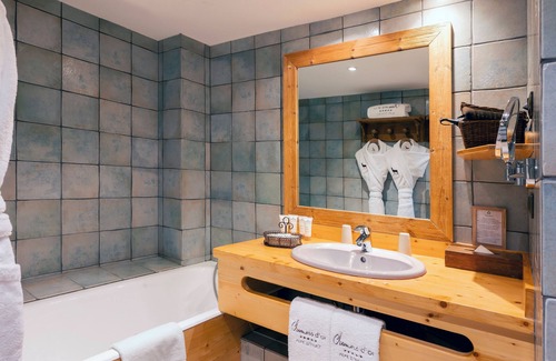 Cognet Hotel | Discover Hôtel Au Chamois d'Or: 5-Star Comfort & Spa