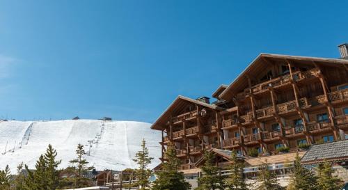 Cognet Hotel | Premier Stay at Hôtel Au Chamois d'Or – 5-Star Luxury Awaits