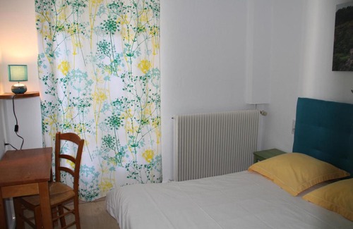 Laguiole Hotel | Pet-Friendly Hôtel Auberge du Combaïre with Great Reviews