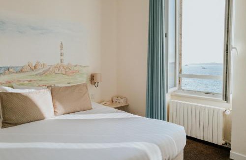 Roscoff Hotel | Oceanfront Hôtel Aux Tamaris with Stunning Sea Views
