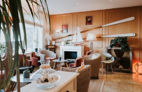 Roscoff Hotel | Oceanfront Hôtel Aux Tamaris with Stunning Sea Views