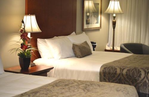 Gaspe Hotel | Discover Hôtel Baker: 4-Star Comfort with Family-Friendly Amenities