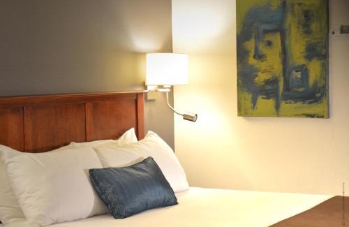 Gaspe Hotel | Discover Hôtel Baker: 4-Star Comfort with Family-Friendly Amenities