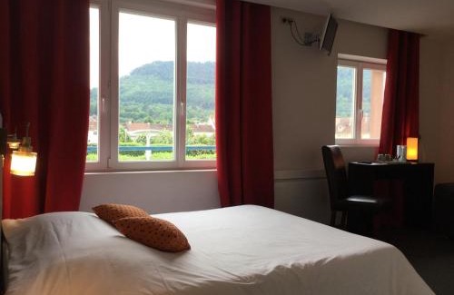 Saint-Die Hotel | Cozy Hôtel Bar le Globe: Family & Pet-Friendly Getaway