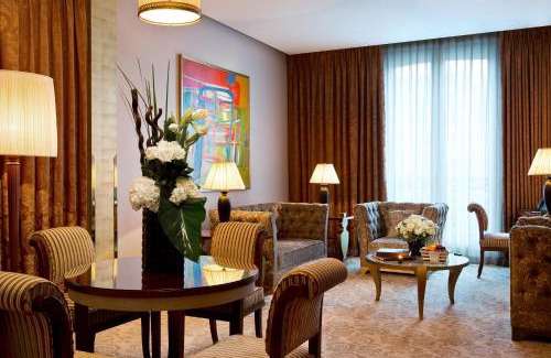Champs-Elysees Hotel | Elegant Hôtel Barrière Fouquet's Paris - Rated 9.1/10