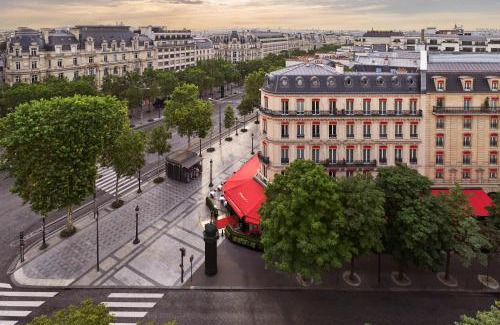 Champs-Elysees Hotel | Elegant Hôtel Barrière Fouquet's Paris - Rated 9.1/10