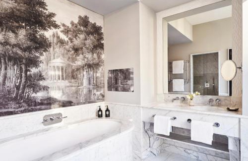 Champs-Elysees Hotel | Elegant Hôtel Barrière Fouquet's Paris - Rated 9.1/10