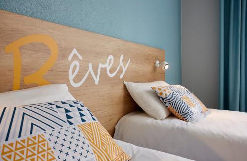Valenciennes Hotel | Pet-Friendly Hôtel Baudouin with Oceanfront Views