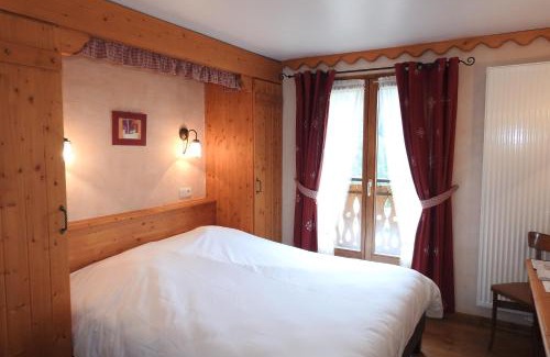 Chatel Hotel | Discover Hôtel Belalp: Family-Friendly with a Hot Tub