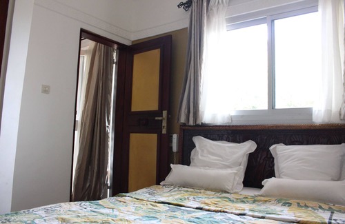 Bonaberi Hotel | Hôtel Belavie: Family-Friendly Stay with Pool & Restaurant