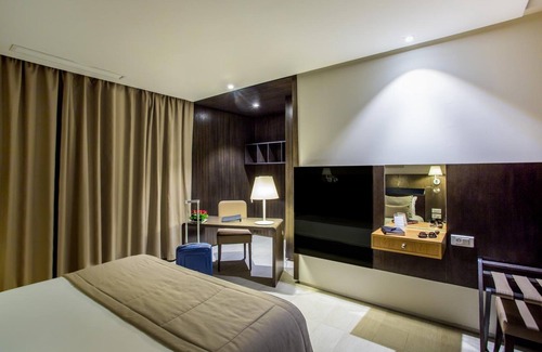 La Fayette Hotel | Experience Comfort at Hôtel Belvédère Fourati - Guest Rated 9.4
