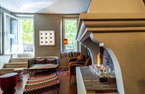 Vaison-la-Romaine Hotel | Pet-Friendly Hôtel Burrhus with Breakfast & Great Reviews