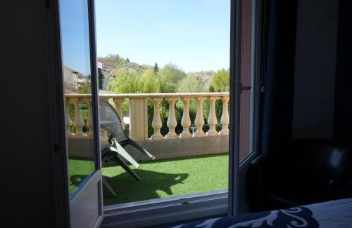 Commercy Hotel | Cozy Hôtel Côté Jardin: Pet-Friendly Stay with Breakfast