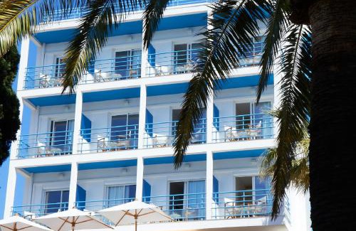 Le Lavandou Hotel | Hôtel California: Oceanfront Retreat with Pet-Friendly Options