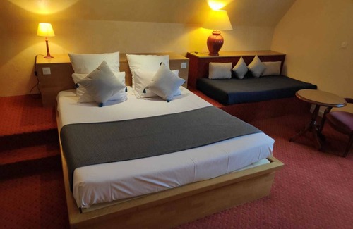 Chalezeule Hotel | Family-Friendly Hôtel Calisola with Delicious Breakfast