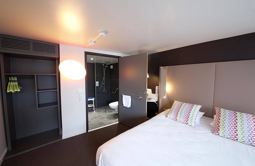 Aubiere Hotel | Discover Hôtel Campanile Clermont-Ferrand Sud with Family-Friendly Amenities