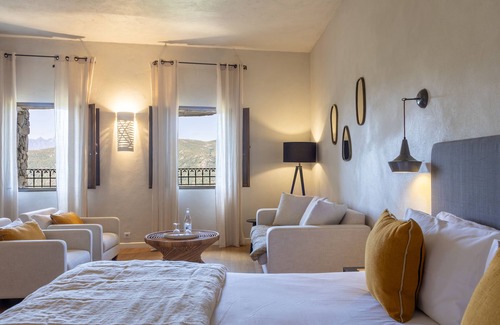 Lama Hotel | Top-Rated Hôtel Case Latine with Pool and Restaurant