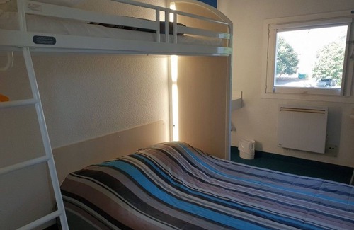 Les Mureaux Hotel | Budget-Friendly Hôtel Class Eco 78 with Family Amenities