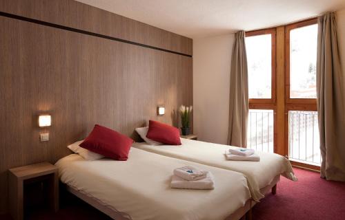 Arc-2000 Hotel | Relax at Hôtel Club mmv Les Mélèzes - 4-Star Family Retreat