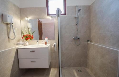 Antananarivo Avaradrano Hotel | Indulge at Hôtel Colbert - Spa & Casino with Ocean Views