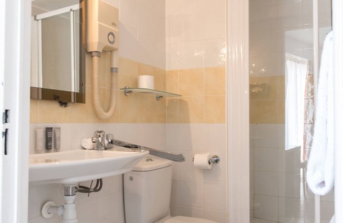 Beaulieu-sur-Mer Hotel | Welcoming Hôtel Comté de Nice: Family-Friendly & Accessible