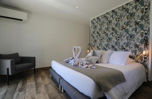 Pianotolli-Caldarello Hotel | Elegant Hôtel confidentiel Le Grecale with Oceanfront Pool
