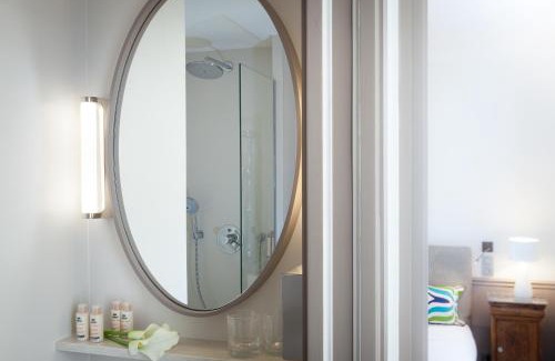 Quartier des Invalides Hotel | Elegant Hôtel d'Orsay: Pet-Friendly with Top Amenities