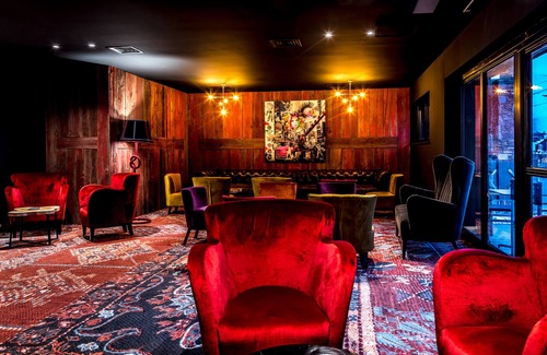 Huez Hotel | Elegant Hôtel Daria-I Nor with Spa & Pool Access