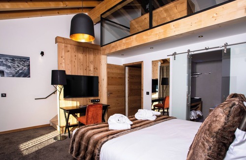 Huez Hotel | Elegant Hôtel Daria-I Nor with Spa & Pool Access