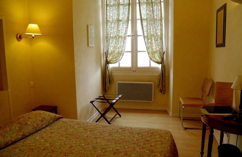 Lectoure Hotel | Discover Comfort at Hôtel De Bastard with Pool & Dining