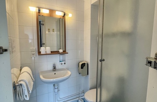 Saint-Jean Hotel | Discover Hôtel de Caen: Family-Friendly with Breakfast Included