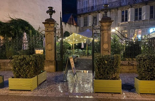 Aubusson House | Discover Hôtel de Colbert: Family-Friendly with Dining