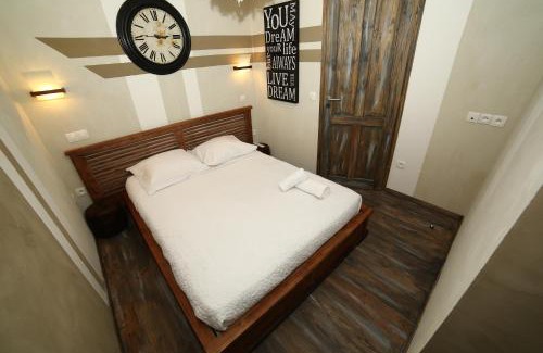 Lens Hotel | Discover Hôtel de France: Pet and Child Friendly Retreat