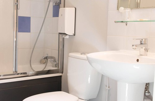 Montmorillon Hotel | Discover Comfort at Hôtel de France: Rated 8.4/10