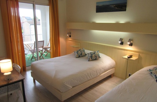Saintes Hotel | Discover Hôtel de France: Eco-Friendly Family Haven