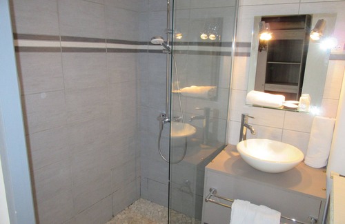 Saintes Hotel | Discover Hôtel de France: Eco-Friendly Family Haven