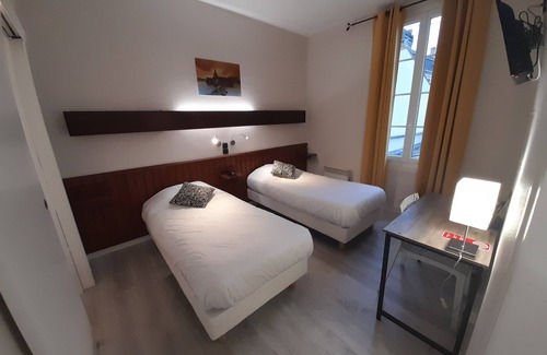 Saintes Hotel | Discover Hôtel de France: Eco-Friendly Family Haven