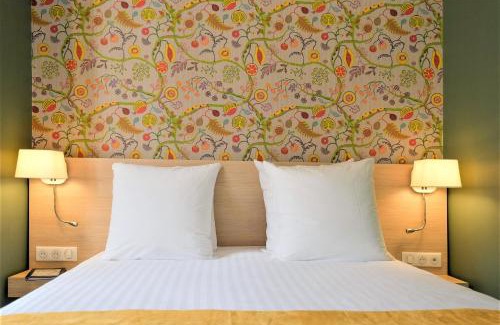 Nice City Centre Hotel | Discover Hôtel de France: Pet Friendly with Breakfast Options