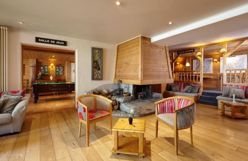 Chamonix City Centre Hotel | Pet-Friendly Hôtel de L'Arve with Oceanfront Views