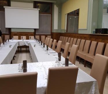 Saint-Jean-de-Maurienne Hotel | Pet-Friendly Hôtel de l'Europe with Family Amenities