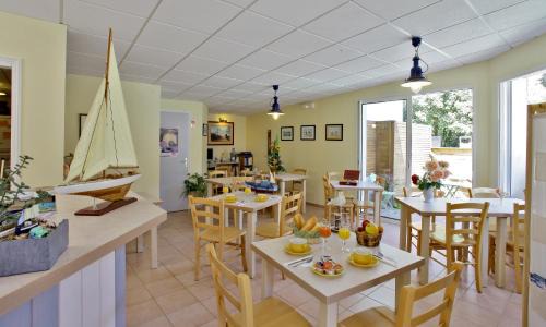 Notre-Dame-de-Monts Hotel | Discover Hôtel de l'Océan: Pet-Friendly Getaway Awaits