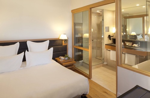 Le Croisic Hotel | Discover Hôtel de L'Océan: 4-Star Haven with Great Amenities