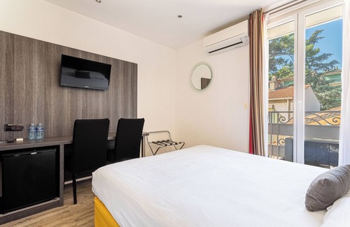 Bandol Hotel | Inviting Hôtel de la Baie with Spa and Family Amenities