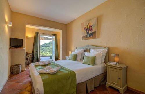 San-Martino-di-Lota Hotel | Relax at Hôtel de la Corniche with Ocean Views & Pool