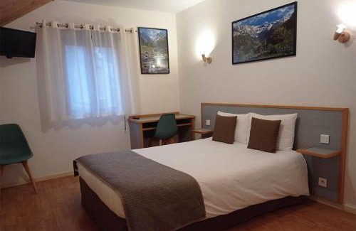 Pierrefitte-Nestalas Hotel | Seaside Comfort at Hôtel de la Gare - Rated 9/10 by Guests
