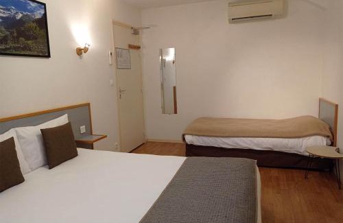 Pierrefitte-Nestalas Hotel | Seaside Comfort at Hôtel de la Gare - Rated 9/10 by Guests